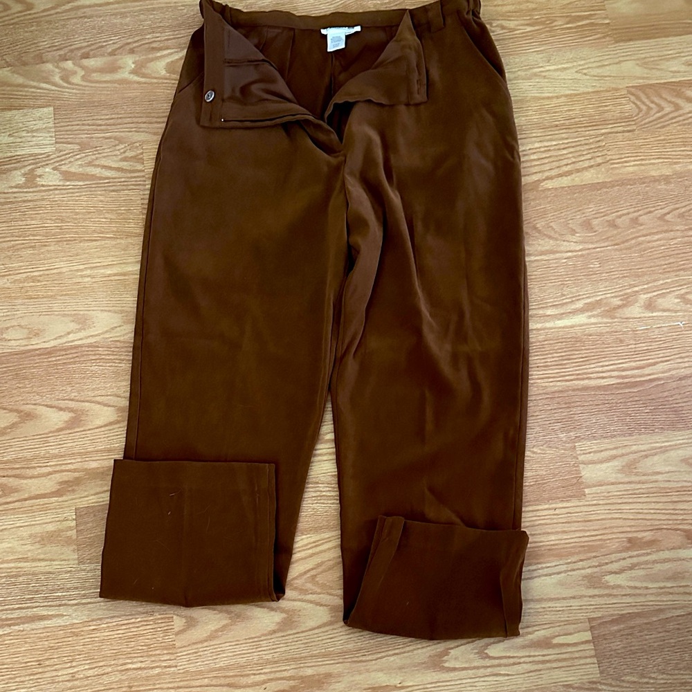 Coldwater Creek Chocolate Velvet Trousers
97% poly 3%spandex